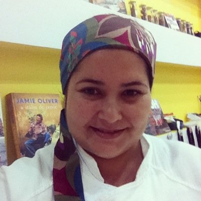 Cozinheira, Blogueira, Nutricionista e proprietária do Ateliê Bendita Panela (aulas de culinária no RJ). Adora viver a vida ! http://t.co/wbuYG4e1nN