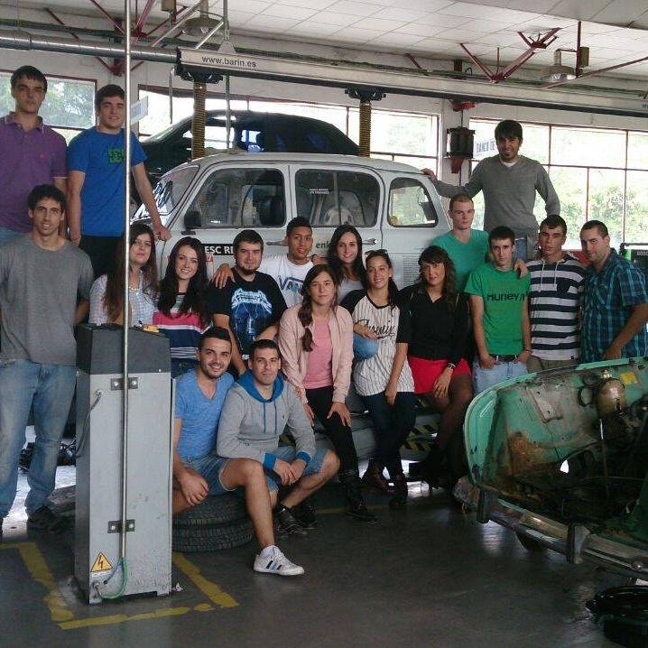 Proyecto 4l racing, creado por alumnos de automocion y educacion infantil. Correo electronico: 4ltrophysv@gmail.com