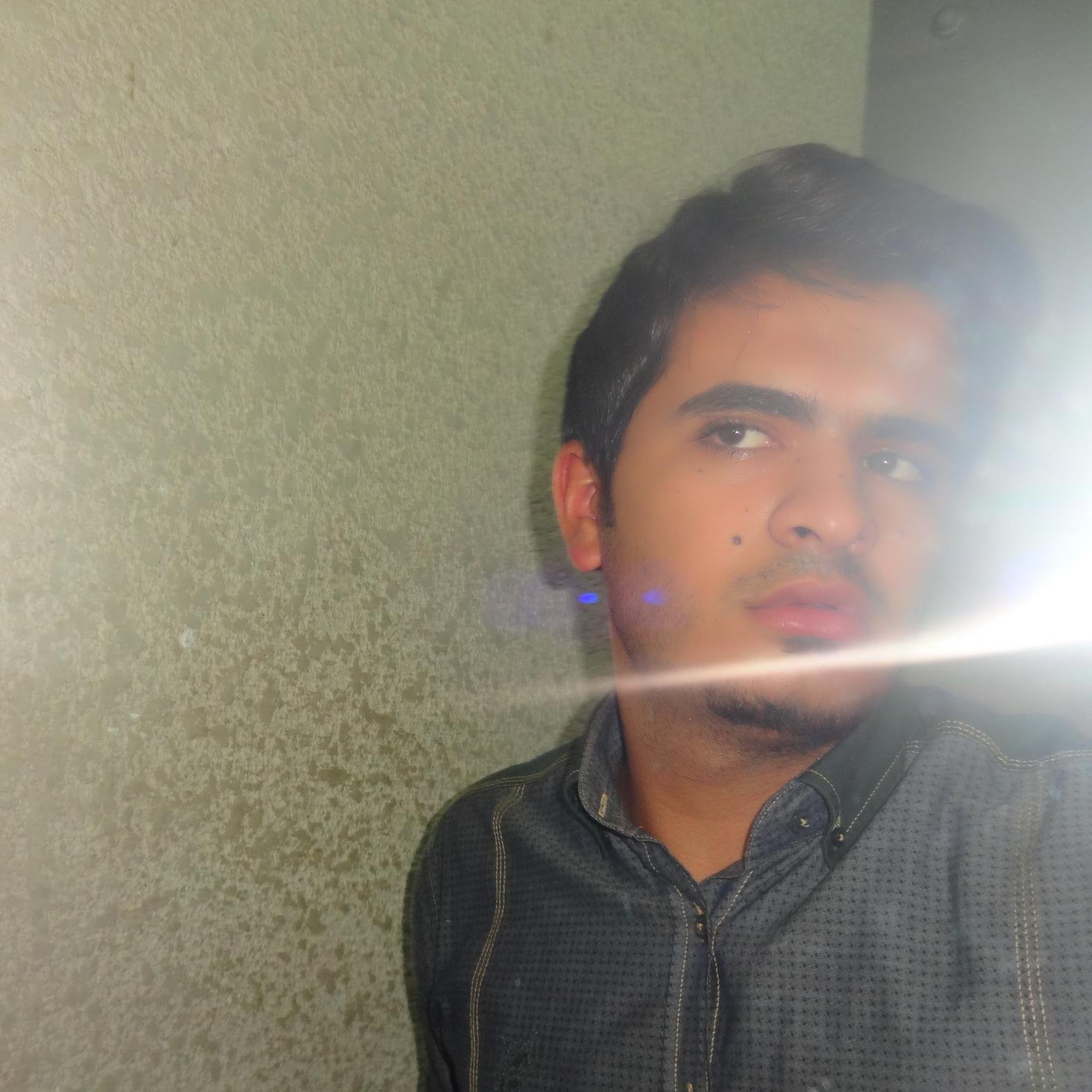 boy07713382803's profile picture. 