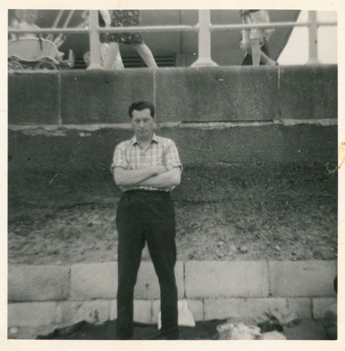 ezypeezy's profile picture. My name is Geoff Parke and I work Online Businesses From Home