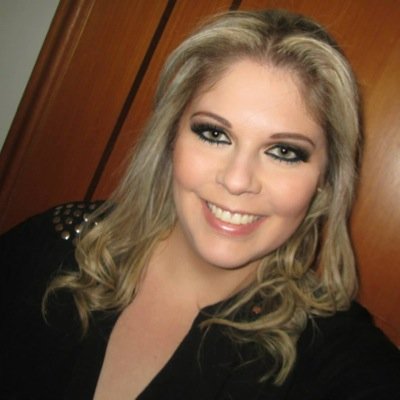 Não permita que a vida passe sem que as pessoas saibam o significado que elas tem para você.