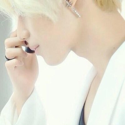 _＿____ SHINee 李 泰民 ( bot ) 6 / 24 ＿＿_＿ { 俺のモノ @xoxo_Baekbot }