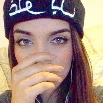 toda top, toda linda, leve e solta e quer mais que você se exploda