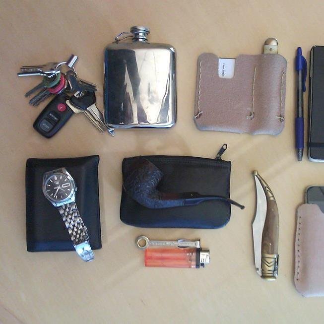 EveryDay Carry her gün üzerinizde taşıdığınız eşyalar için kullanılan bir terimdir.