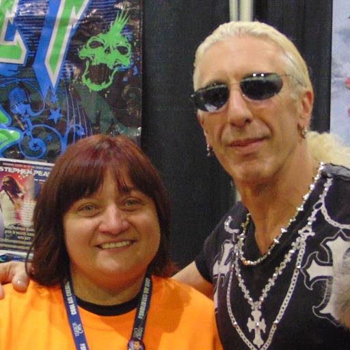 loanro's profile picture. family, girl scouts, conventions, Renasance Faires, camping, traveling, volunteering, meeting people, crafts, just life