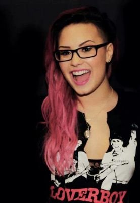 ♡her eyes make the stars look like they're not shining♡