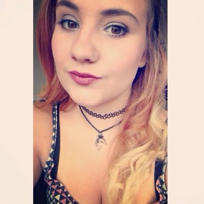 sophiemaay's profile picture. FOLLOW @sophmaay_ 
this account is blocked.