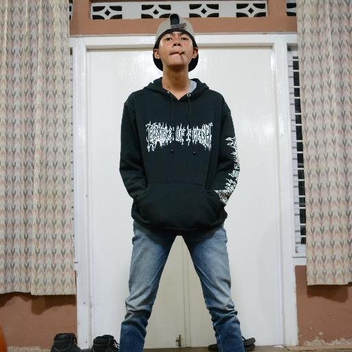 Nama : Rafqy Andhika N
T/TL : Pekan Baru/11-11-1998
Golongan darah : O