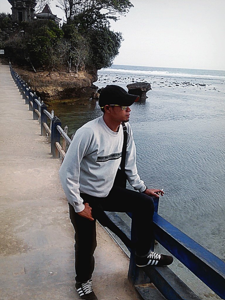 ryanmboysmlg's profile picture. Bahagia itu Sederhana