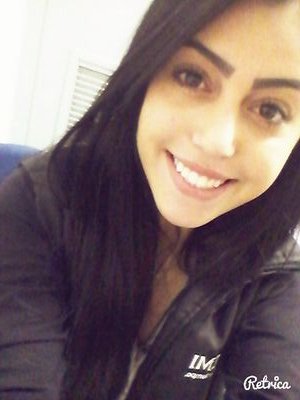 As ideias vêm, a energia me domina
A tinta da caneta vira gás de lamparina
O fogo da verdade vem, explode ilumina