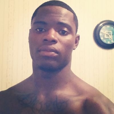 im dat nigga yall love to hate. follow me ill follow back