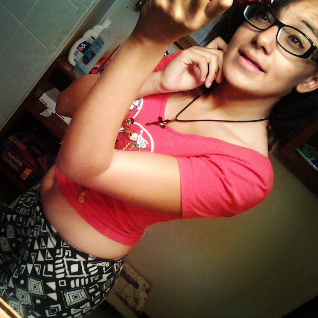 titipurdy96's profile picture. Taken by some one who is absolutly perfect. 07-24-14