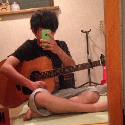 邦ロックとライブとマンガとギターとサッカー好きです。 楽しい音楽好きです。