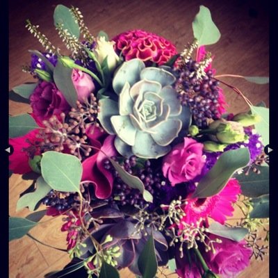 Let Zuzu introduce you to a world of flowers, let us be your first choice for all your flower needs! FB, I & Pinterest ZuZuFlowerBar http://t.co/aW0kZcFnH0