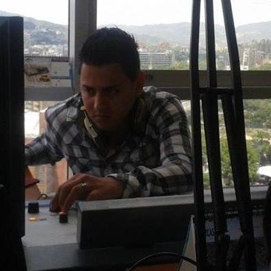 Operador de audio trabaja en emisora radio es 969FM- Cantante de regaeeton chacho y lito -estudiante de derecho