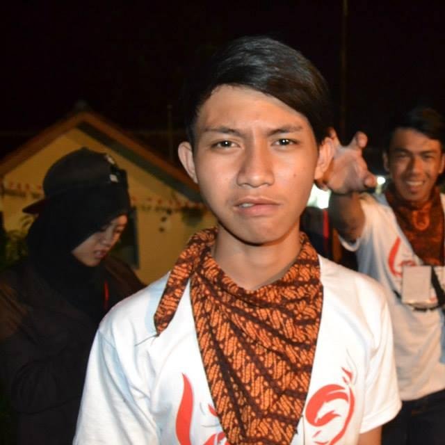 yopie234's profile picture. Hari yang terang ,
adalah dimana seseorang ,
mendapatkan kebahagiaan ,
dan kesenangan yg telah dibuatnya di hari itu .