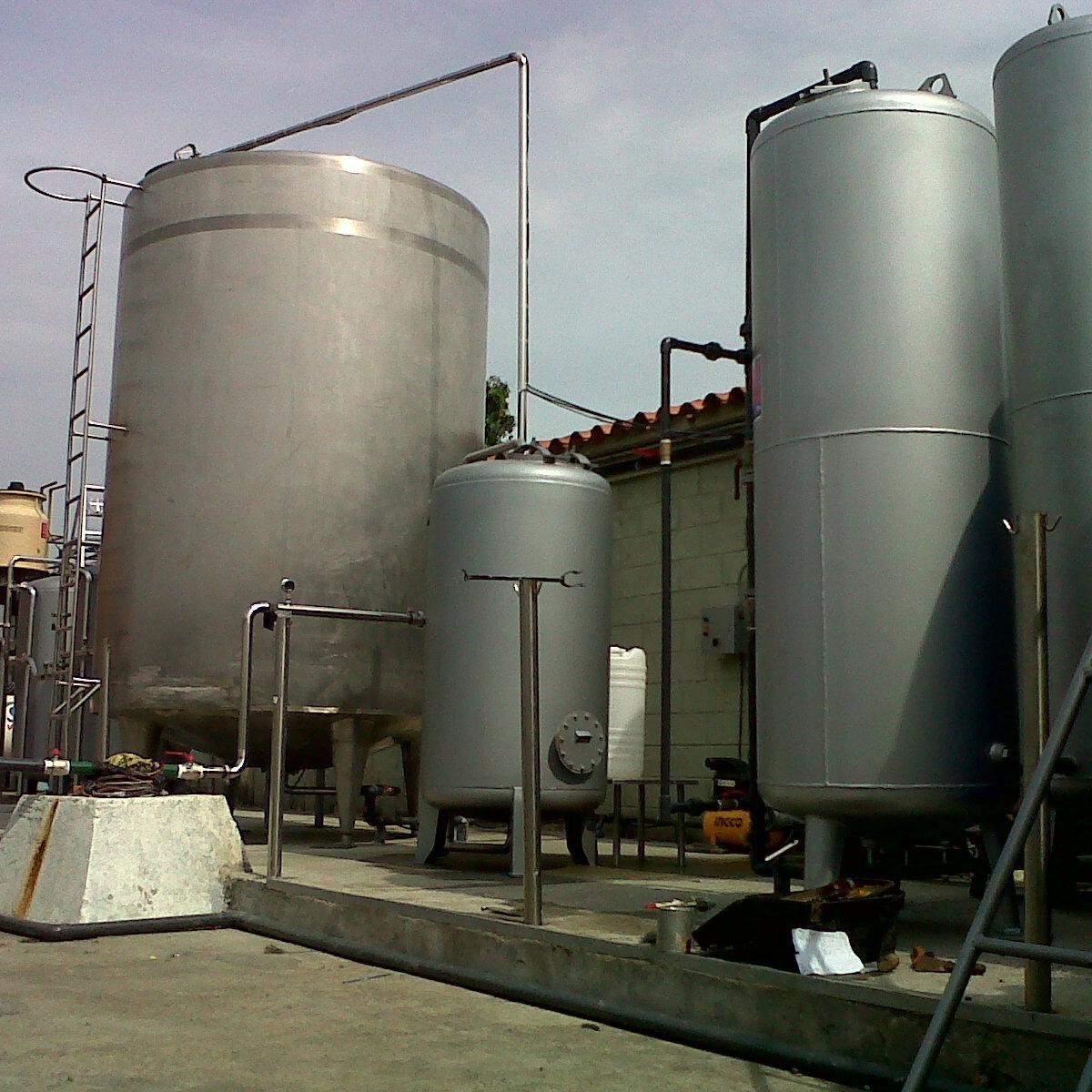 Cambio Positivo.
Fabricante de maquinarias y equipos para envasado de agua mineral, venta de filtros, pulidores,  purificadores...