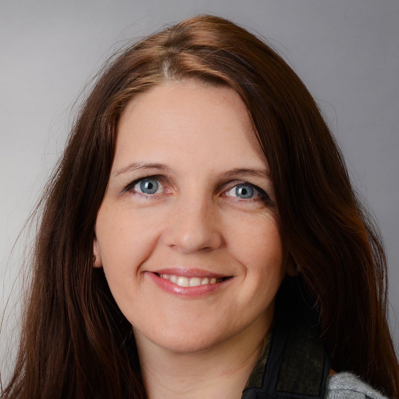 RN, MSN, PhD. Main focus: elderly care, advance care planning, palliative care