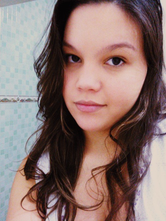Amante da vida, apaixonada pela minha família e mãe da Maria Elisa.