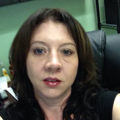 Mom of one son & 1 furry girl, I love everything Apple, business junkie that like to work hard & play harder.