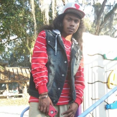 Upcoming Music Engineer / Artist&SongWriter Facebook:Yung BlaSian (Male-Artist) Instagram:_YungBlaSian_