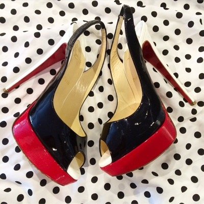 Designer Consigner carrying only the most desirable brands such as Chanel, Gucci and Louis Vuitton! #consignment #designer #fashion