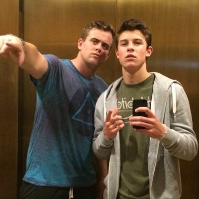 go follow @autumnshawn because she gave you a free follow ok thanks