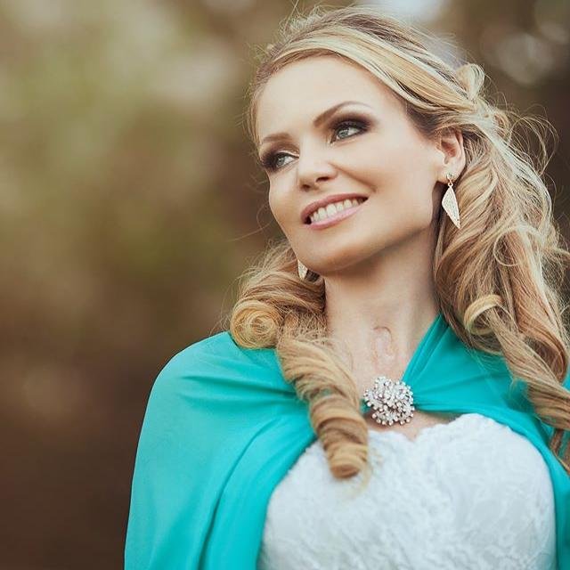 Dedicado á Avivalista! Escritora Best Seller, conferencista, compositora e cantora. Esposa e mãe! @BiancaToledoMBT #ProvaViva http://t.co/CZpmEFUxTM