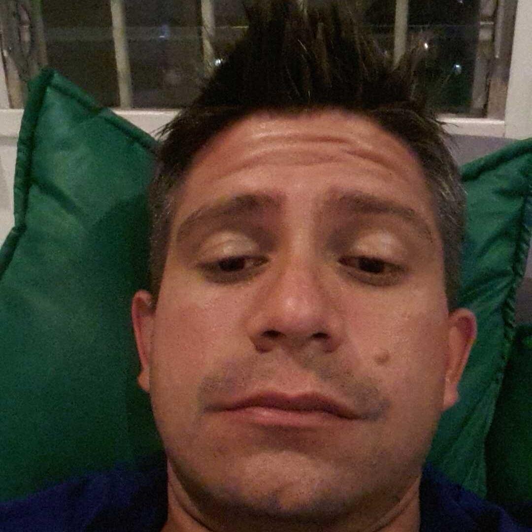 Profesional en el área de consultoría, sistemas de información, desarrollo de proyectos y 100% Caraquista...