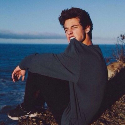 GO FOLLOW @GETOUTMELANE BECAUSE HE IS A FANBOY AND HAS AMAZING TWEETS