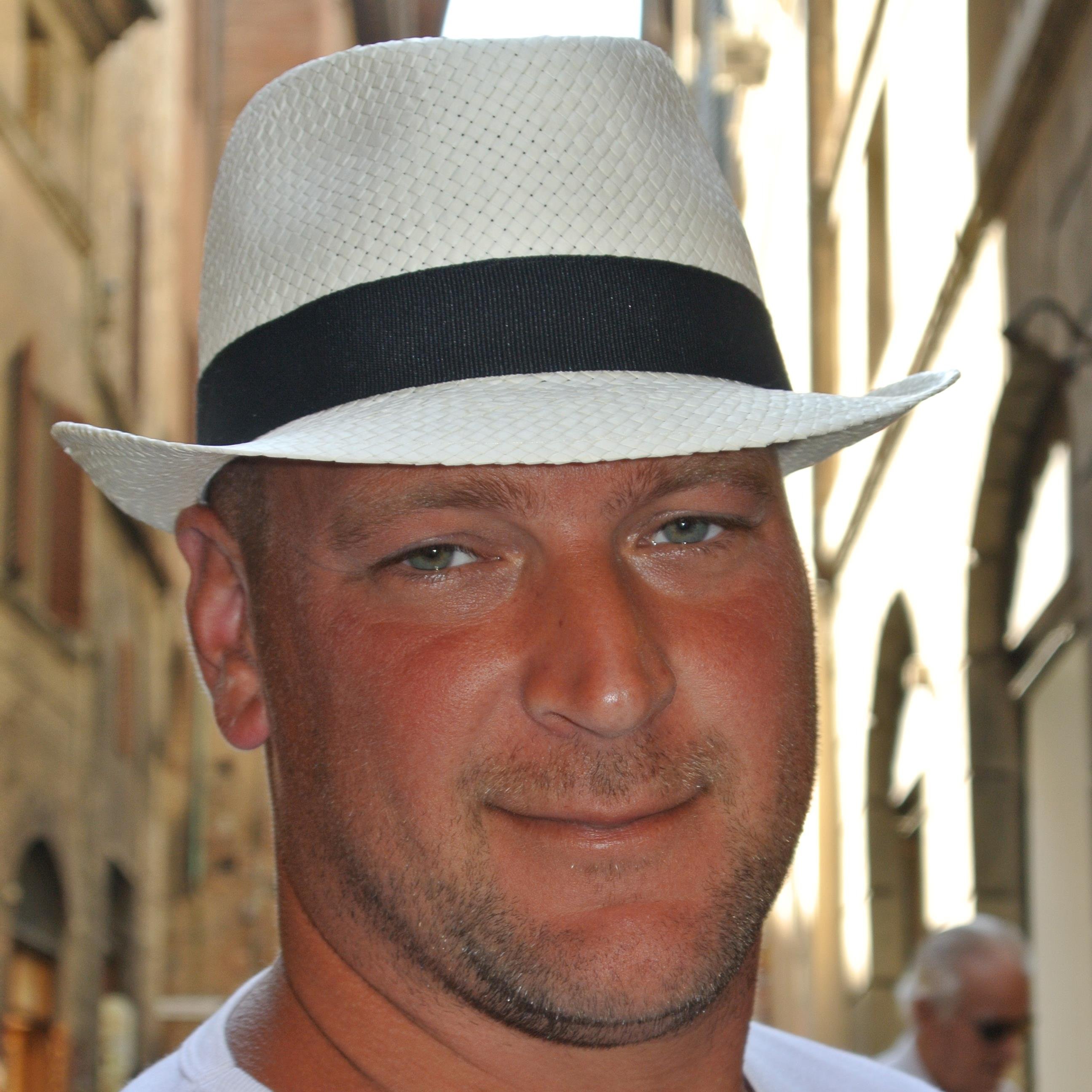 stucces's profile picture. Stucces stukadoors is gespecialiseerd in wand, plafond vloer en keukenbladen verwerking met o.a. Betonlook Beal, Pandomo, pleisterwerk en andere materialen.