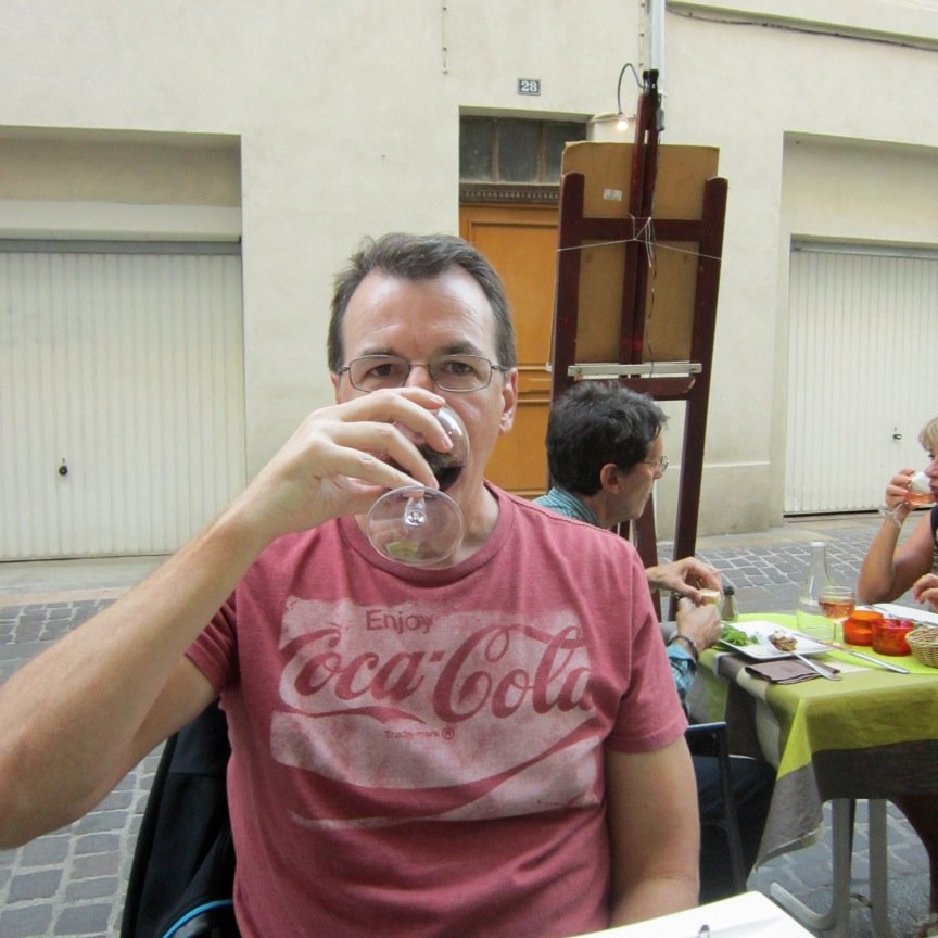 Bicycle enthusiast..news junkie...V-pizza