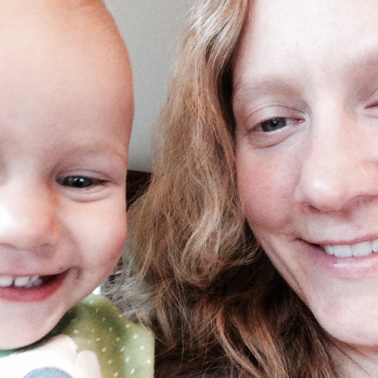 Graphic Designer, mother of 3. Love dogs, gardening, snowboarding, running and hiking