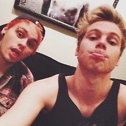 sadkittyafi's profile picture. 