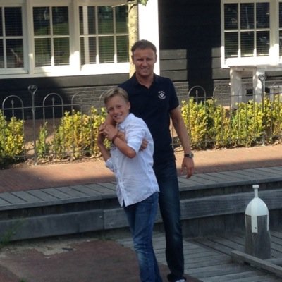 12 mei 1970, Amsterdam, getrouwd met Annuska, zoon Zegna, passie voor sport, eigenaar Executive Search bureau InSearch.