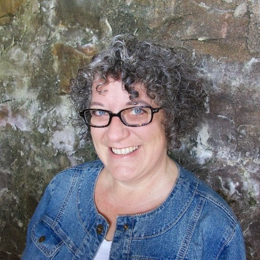 Translator, graphics design, copywriting, digital scrapbooker, mother of two wonderful daughters