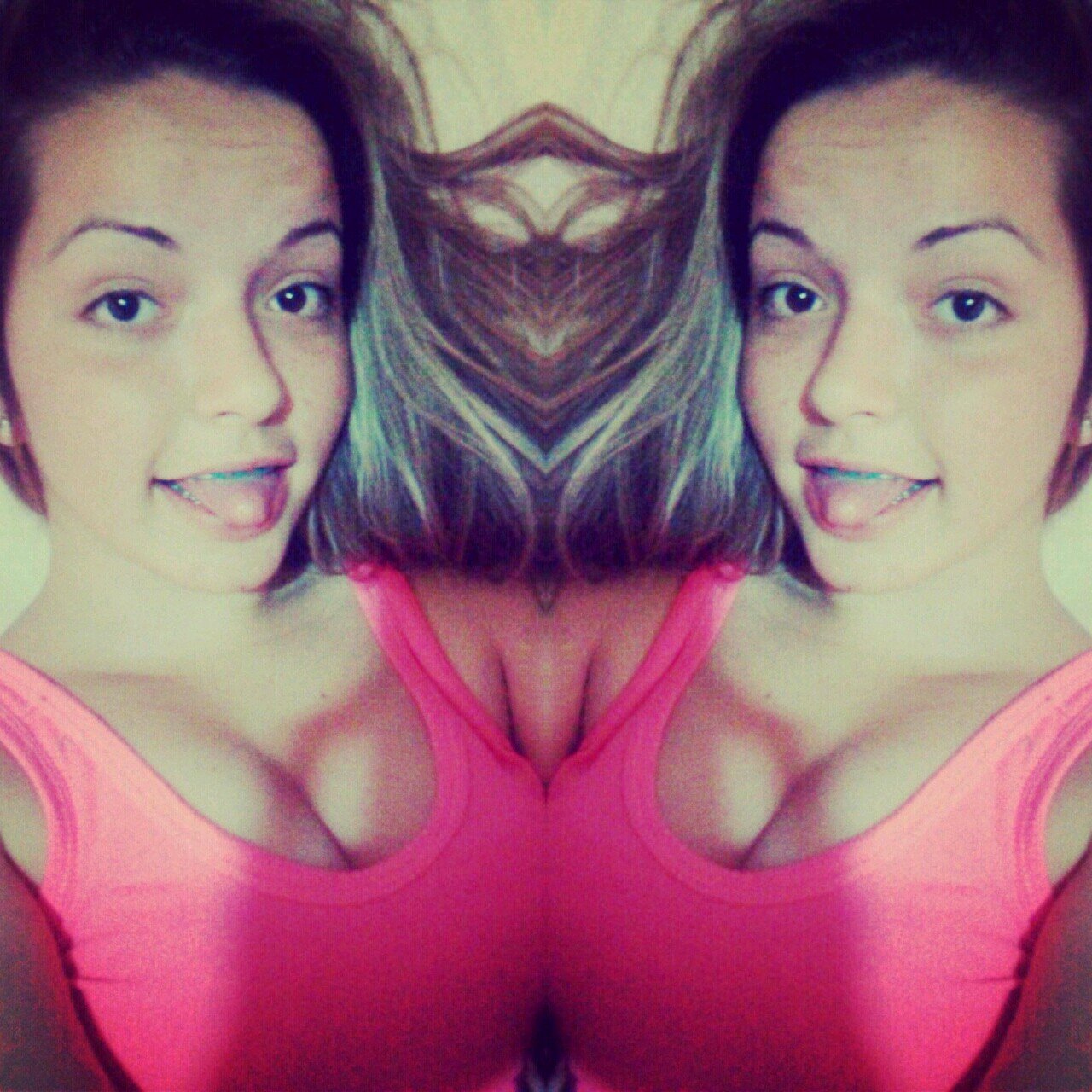 por fora a menina que muitos julgam, por dentro a mulher que poucos conhecem ;3