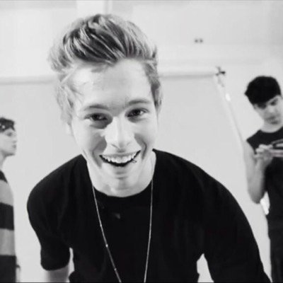 @5SOS @Michael5SOS @Calum5SOS @Ashton5SOS @Luke5SOS