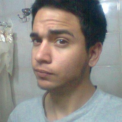 Licenciado en Administración. Amante de la Literatura y la Poesía. /Sin Música la vida sería un Horror\