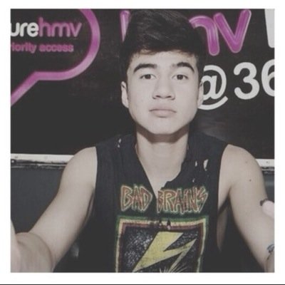 free follow from @acidicchildd please follow her and aak for a fb :)