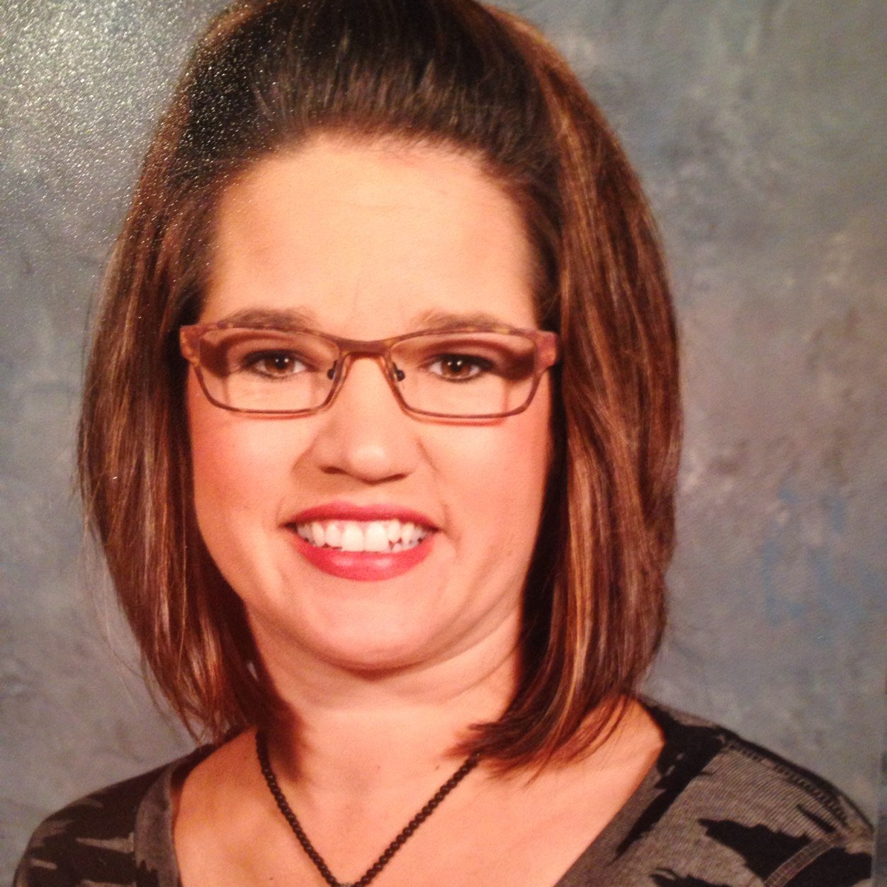 librarymomof2's profile picture. 