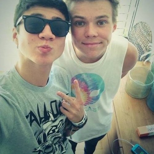 @fakerthenfxke_ he's mine and only mine.. he's the love of my life thank you babe for all.. i'm only yours my love