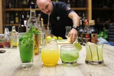 Mixólogo & Bartender Profesional, Motociclista, tweets de todo 1 poco, born to be wild...