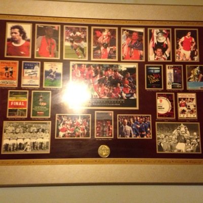I'm a Huge Arsenal fan Been a Gooner My Whole Life & love R&B Hip Hop. Huge Chris Brown & 2pac Fan & Big boxing fan.