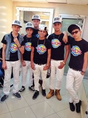 somos un grupo de fans apoyando ala pandilla y al tio kanqui siempre Ready