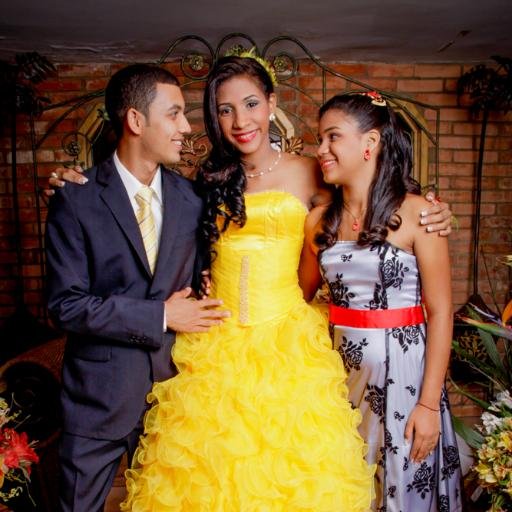 #Maracaibo-Venezuela
Orgulloso de mi familia, ♥Amo a mis Padre e Madre ♥hermanos,Primos & tías♥ 
Criminologia Estudiante 4°A .....Edad:15s