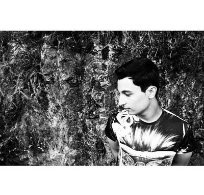 Sigo buscando una sonrisa, que vuelva a darme la vida.
