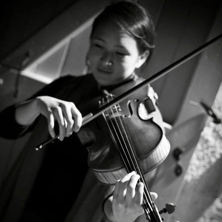 Freelance violist, avid performer of music ranging from Baroque to new music and an enthusiastic advocate of music education