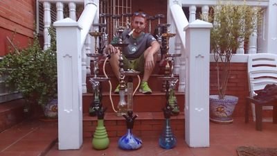Sevillano, futuro tecnico superior en mantenimiento de aeronaves, maestro cachimbero, pluriempleado y amante del reggae.