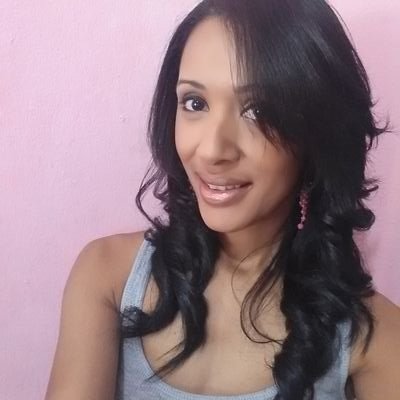 Apaixonada pela aviação, viciada em produtos pra cabelos, maquiagem, apaixonada pela vida, amo aventuras, e passar meus momentos com pessoas especiais.